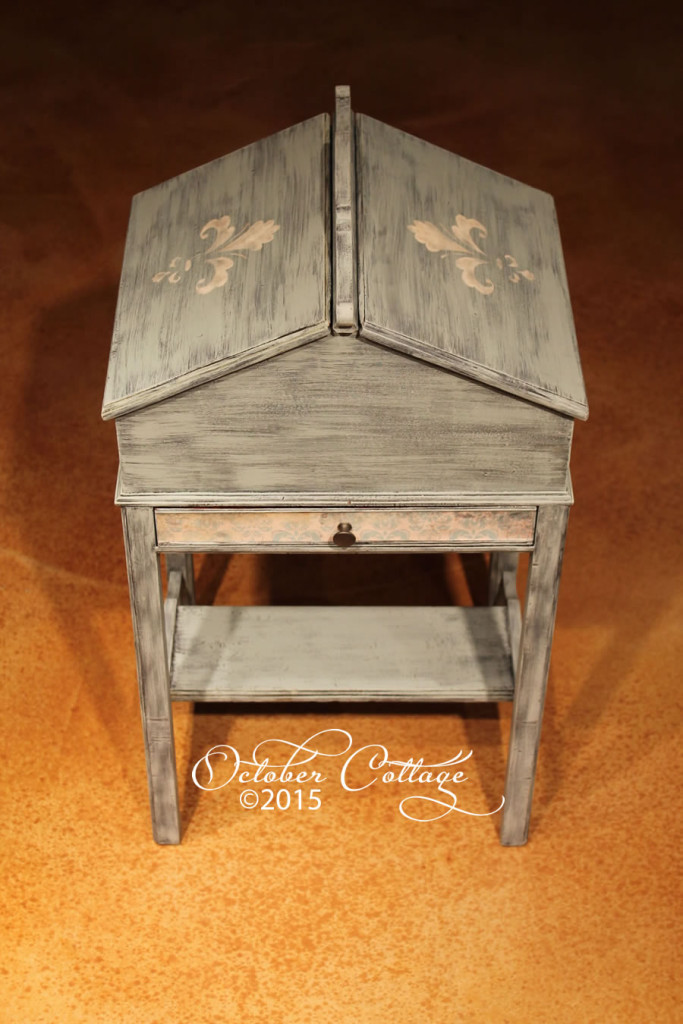 Vintage sewing table IMG_0616